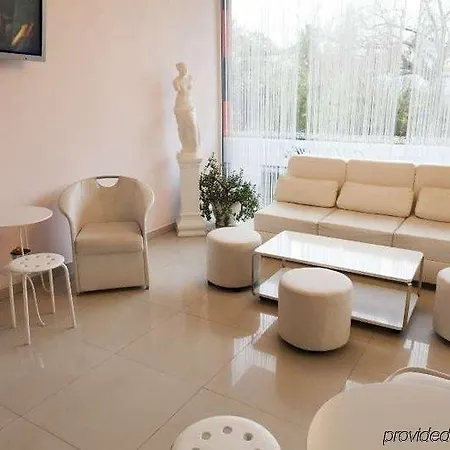 Art Simona Ξενοδοχείο